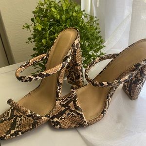 Snake skin heels [faux] size 6.5 - very sexy !